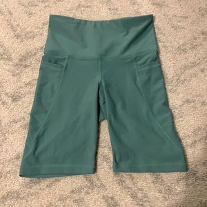 old navy high rise bike shorts size: xs